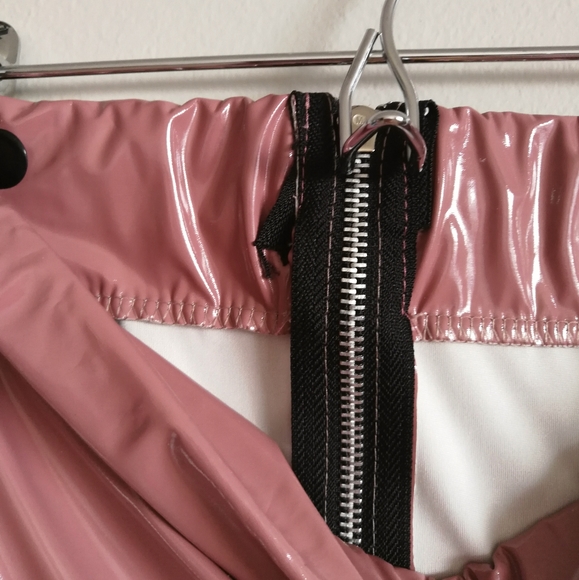 ❤️[3/$35] PrettyLittleThing Vinyl Zip Mini Skirt - Picture 5 of 7